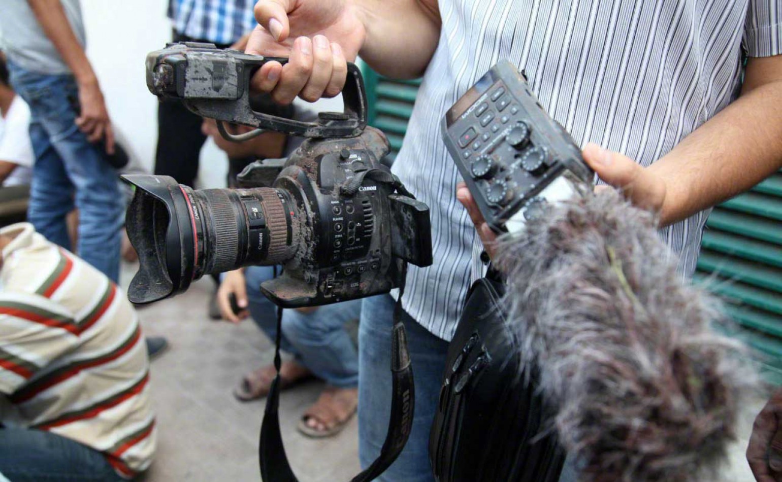 #JournoSafePK Alert: A tribal journalist Abdul Azam Shinwari working for State news agency, APP, shot in Hayattabad